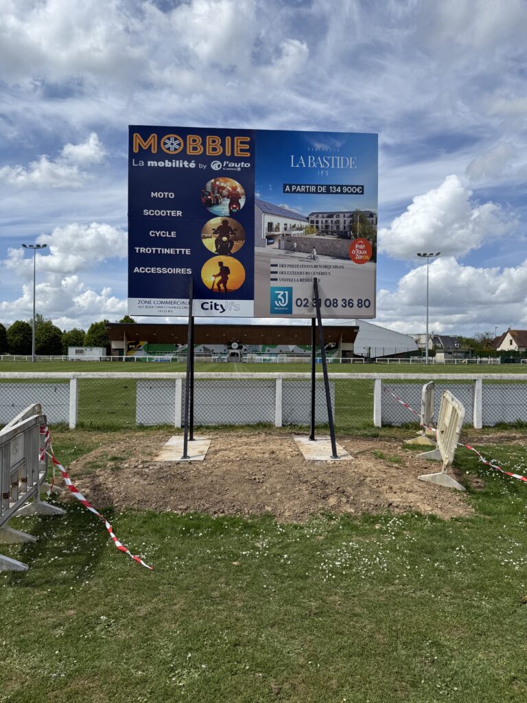 dibon caen pose de panneau de pub