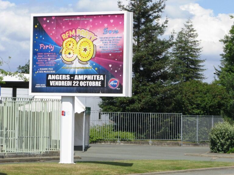 tarif-panneau-publicitaire-sur-terrain-prive-normandie-wawapub