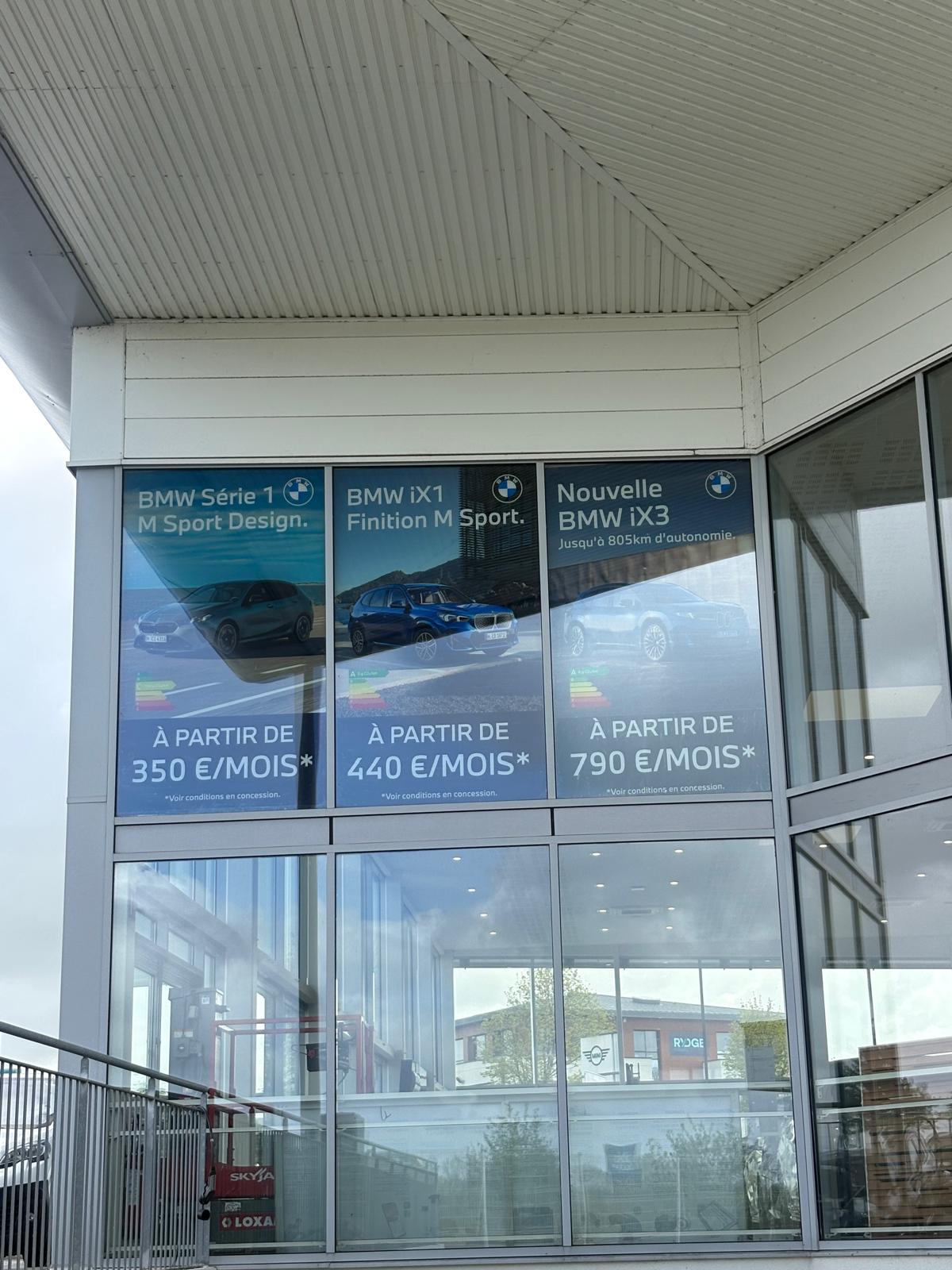 POSE d'adhésif vitrine saint lo - wawapub